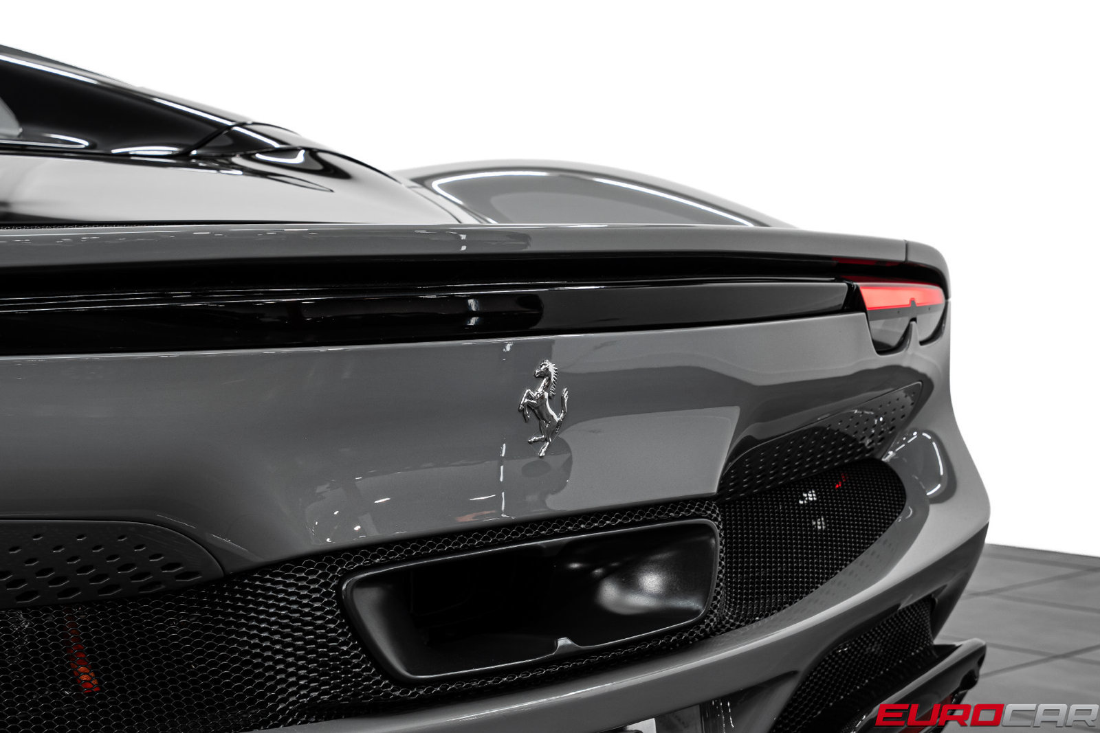 Used 2024 Ferrari 296 GTS RWD image 26