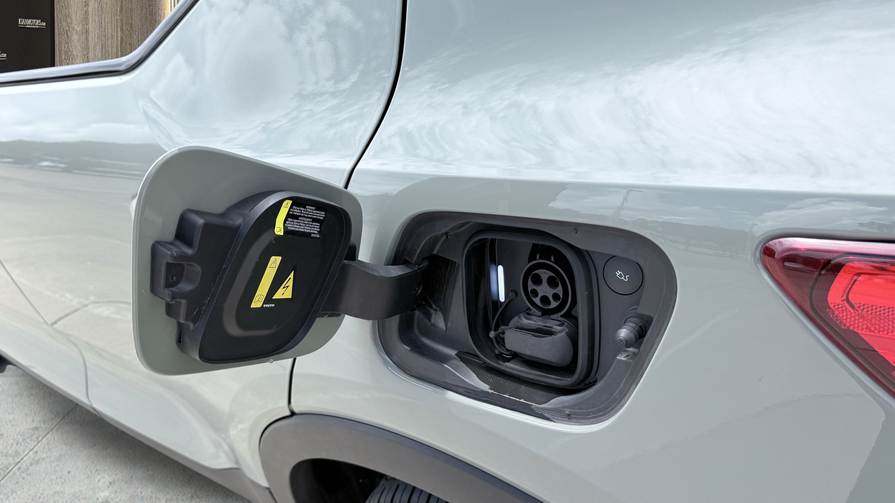 Used 2023 Volvo XC40 Recharge Ultimate AWD/4WD image 14