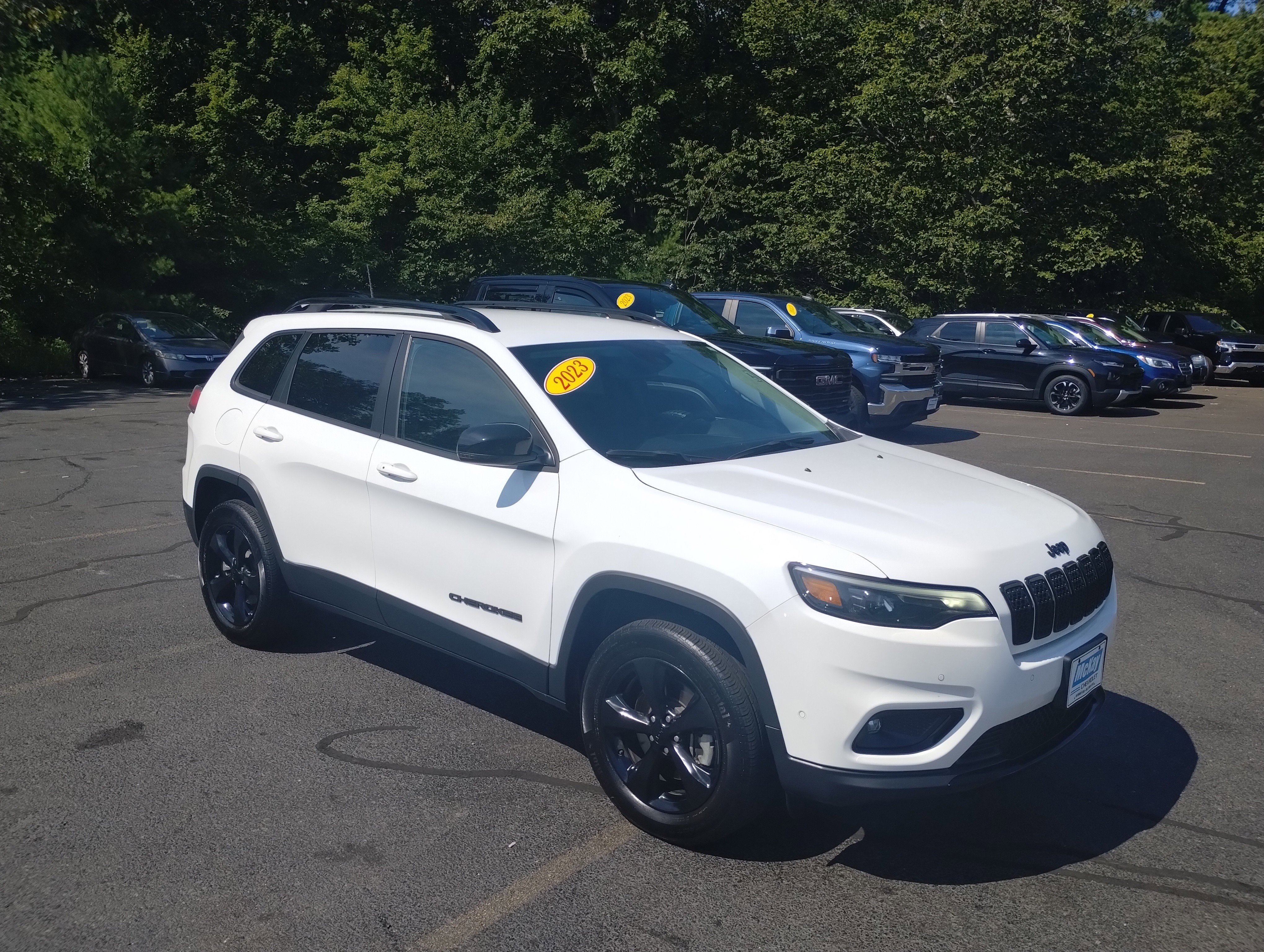 Used 2023 Jeep Cherokee Altitude Lux