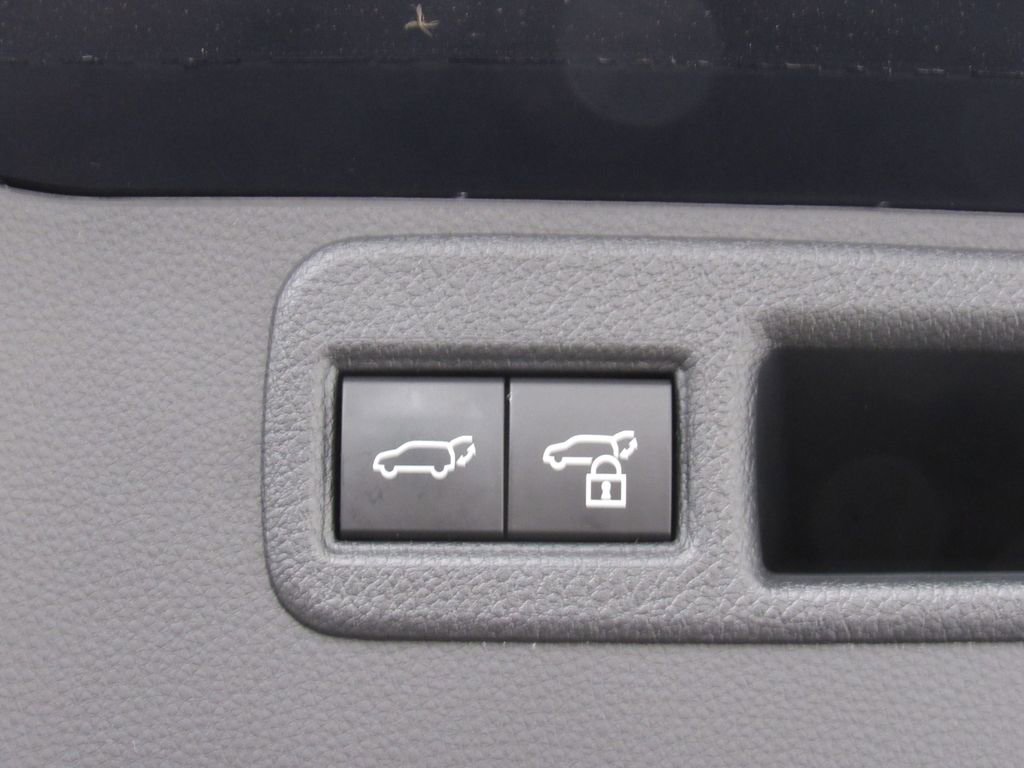 Certified 2024 Toyota Venza Limited image 22