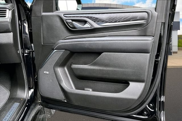 Used 2024 GMC Yukon XL Denali AWD/4WD image 19