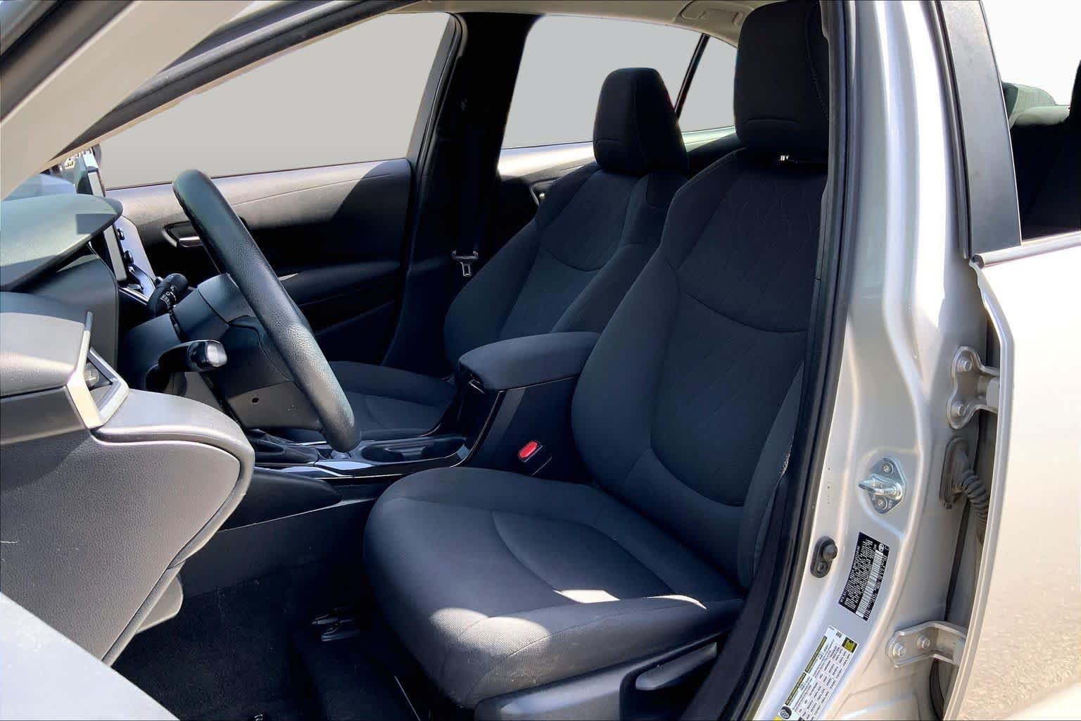 Used 2021 Toyota Corolla LE FWD image 8