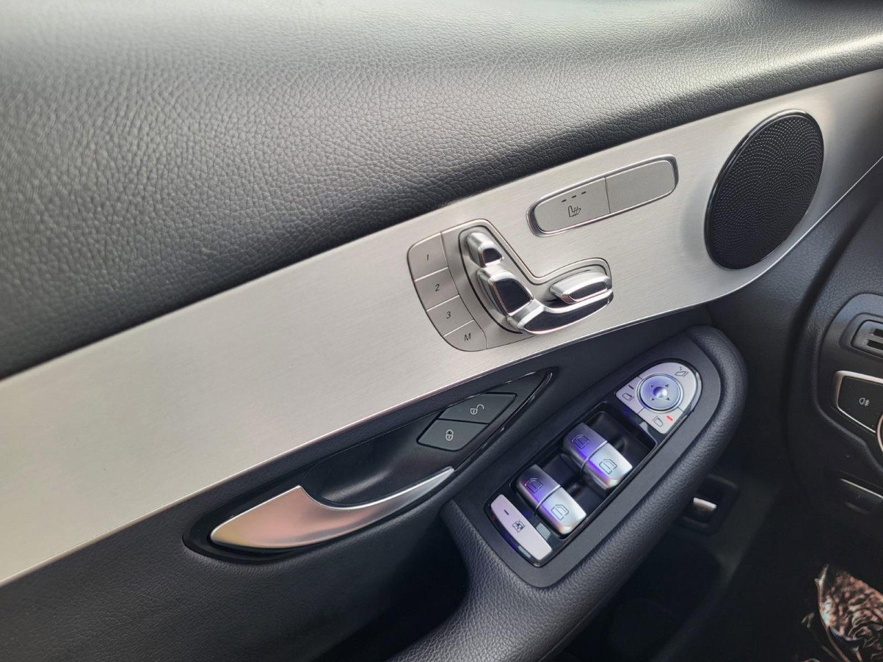 Used 2021 Mercedes-Benz GLC 300 image 25