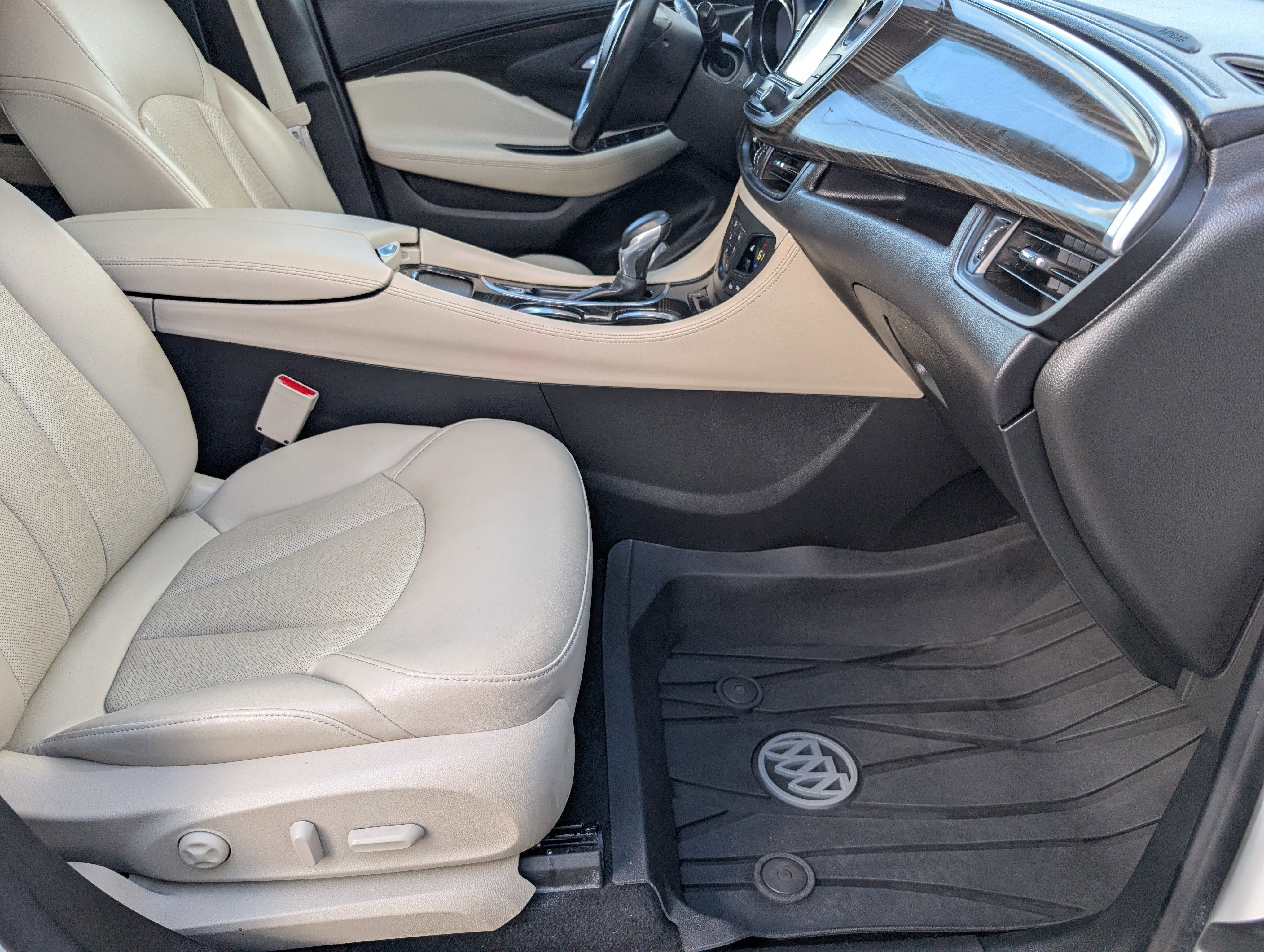 Used 2020 Buick Envision Essence image 29