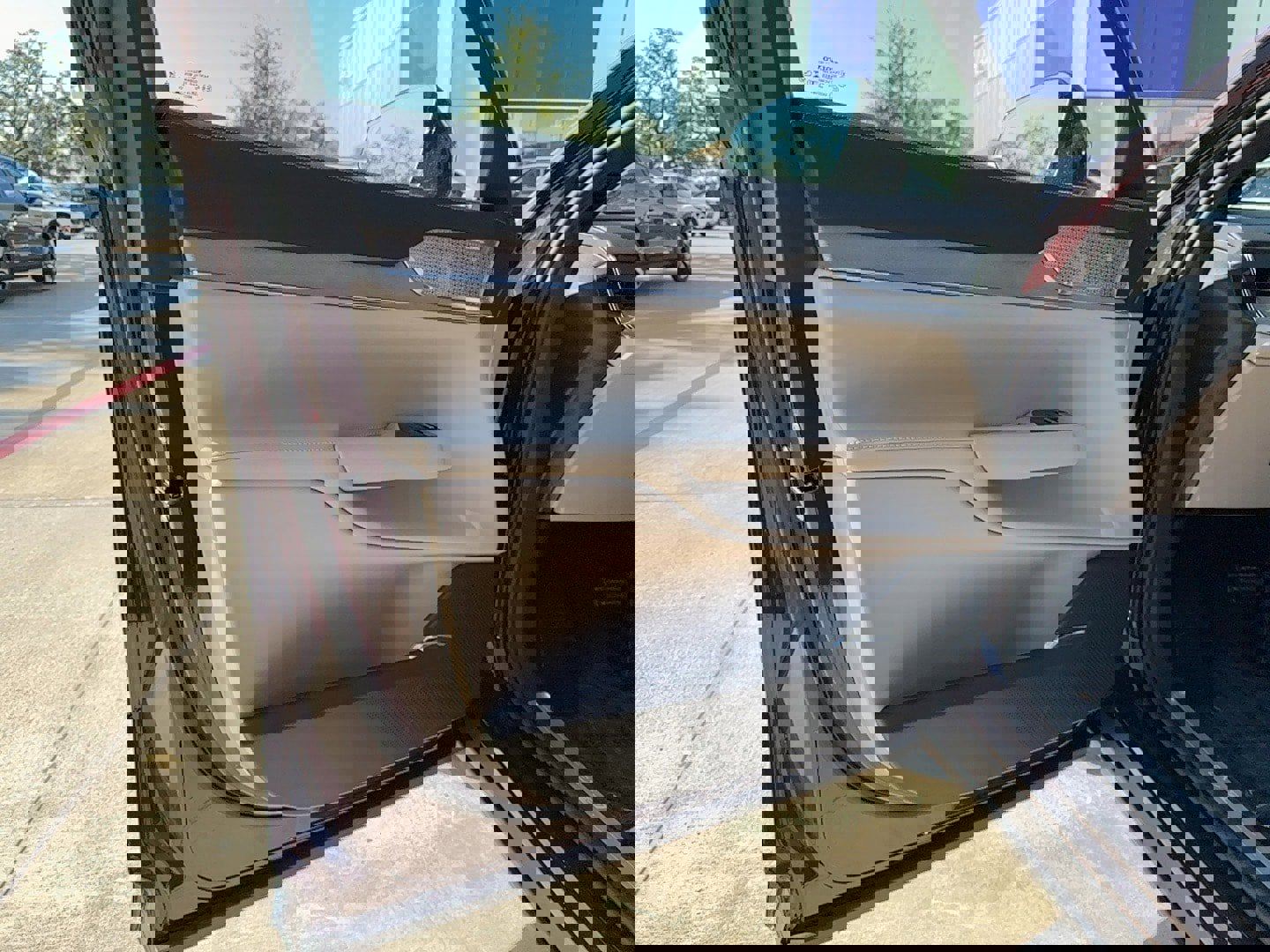 Certified 2025 Volvo EX90 Ultra w/ Protection Package Premier image 11