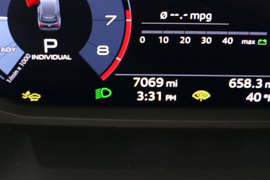 Used 2025 Audi Q3 2.0T Premium image 18