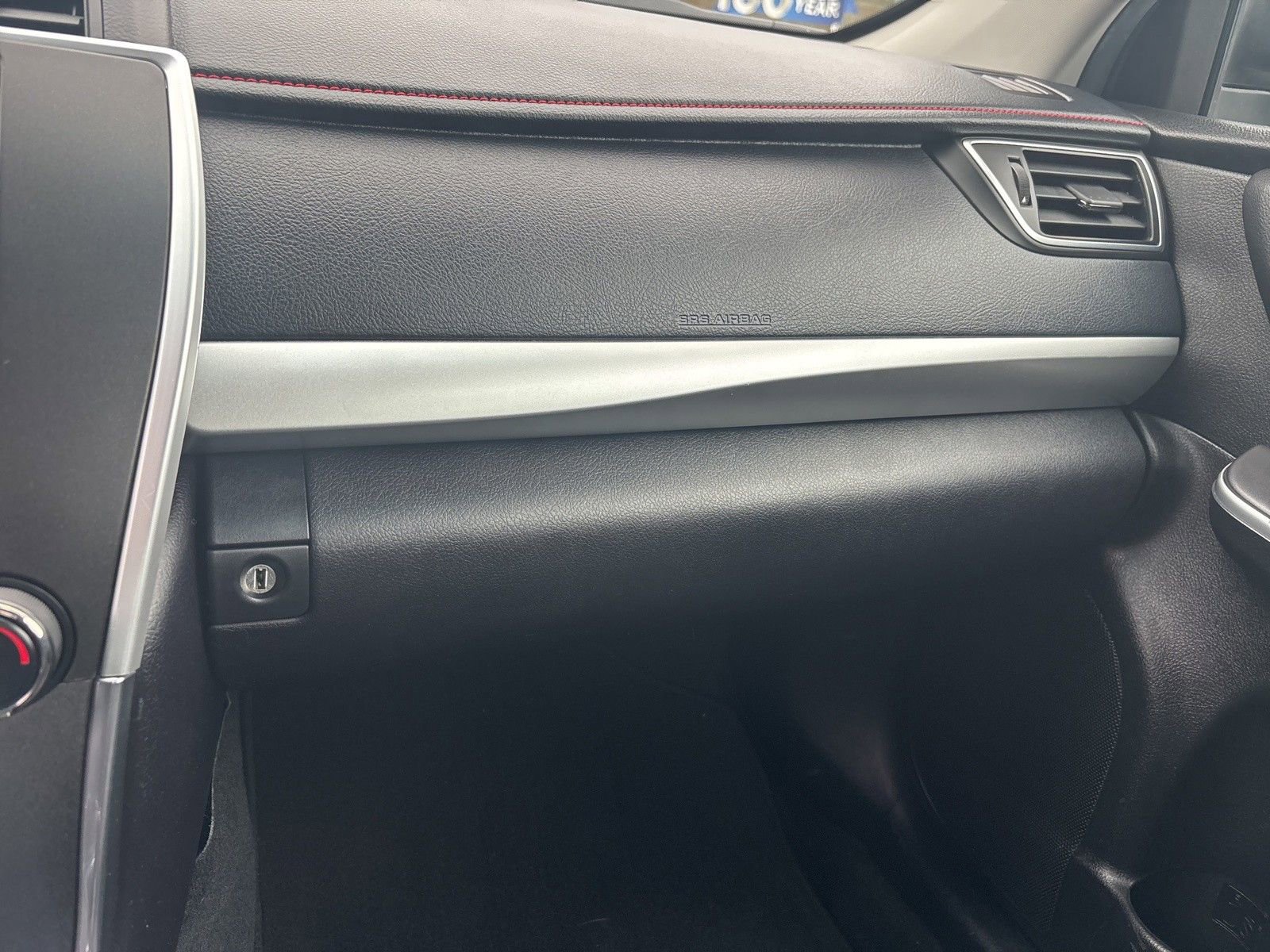 Used 2015 Toyota Camry SE image 31