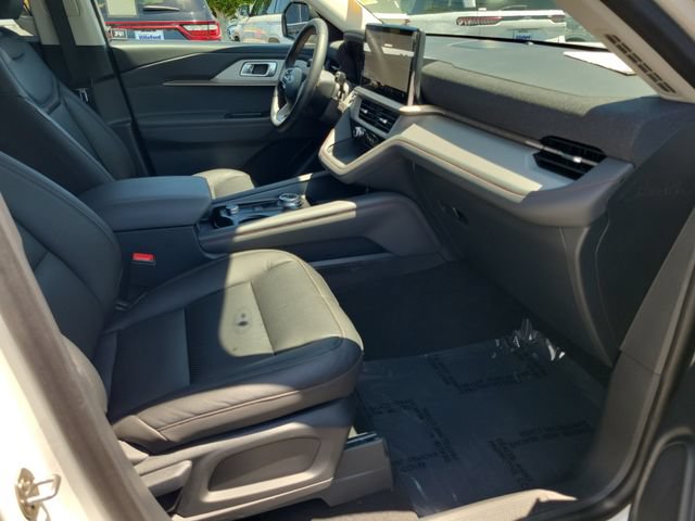 Used 2026 Ford Explorer Active RWD image 14