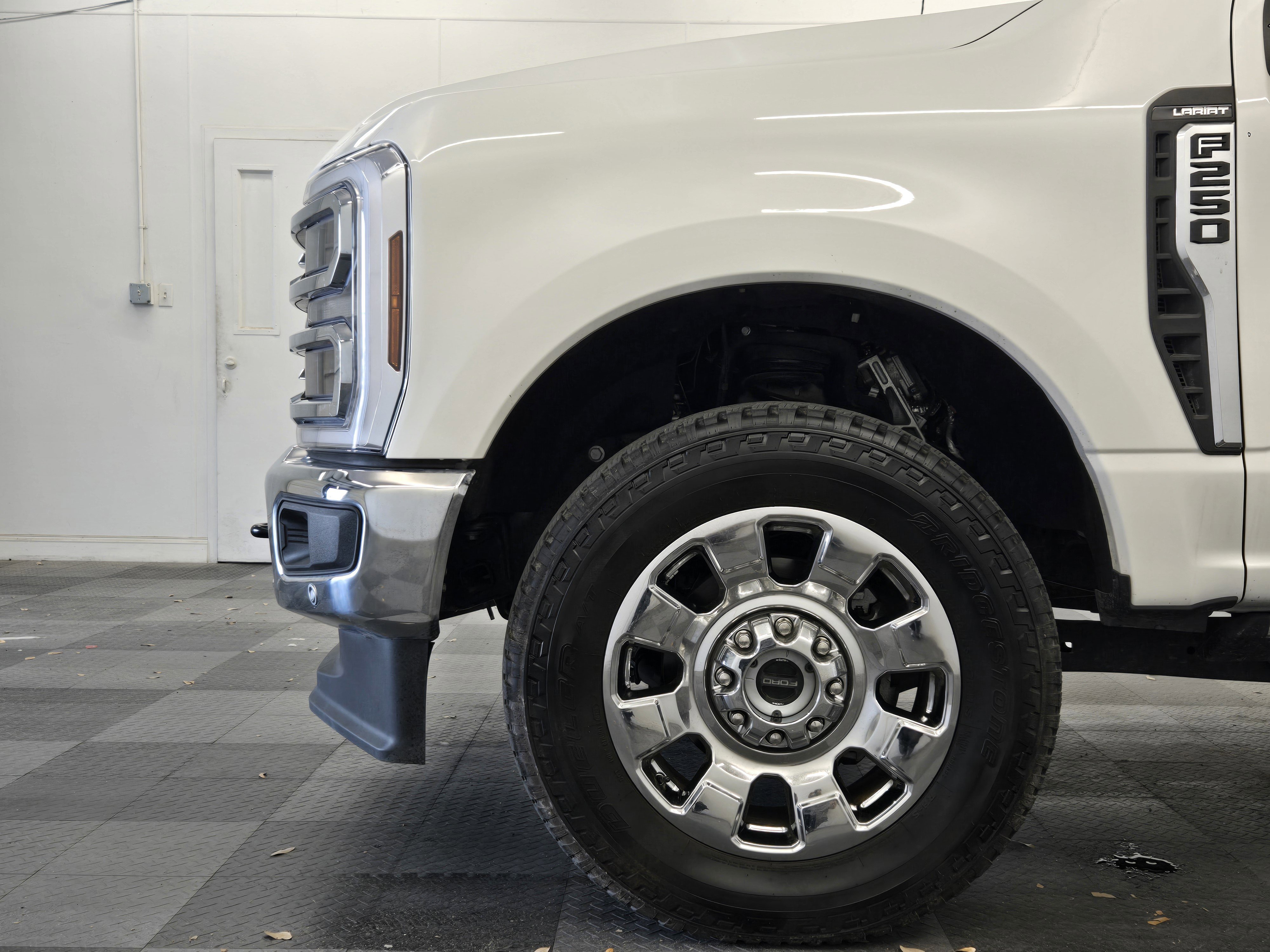 Used 2025 Ford F250 Lariat w/ Lariat Ultimate Package image 9