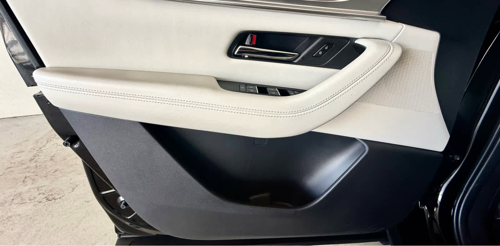 Certified 2024 MAZDA CX-90 3.3 Turbo S w/ Premium Package image 8