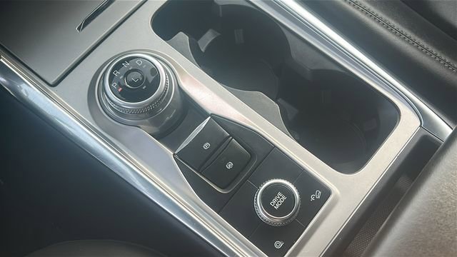 Used 2023 Ford Explorer XLT image 31