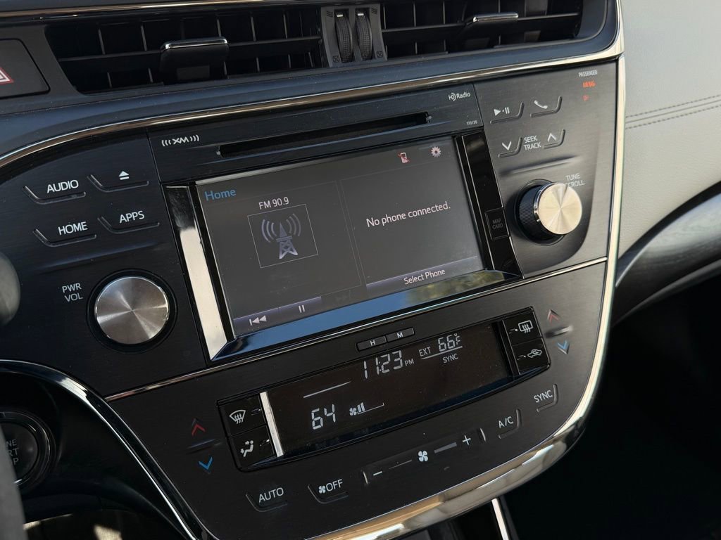 Used 2018 Toyota Avalon XLE Premium image 18