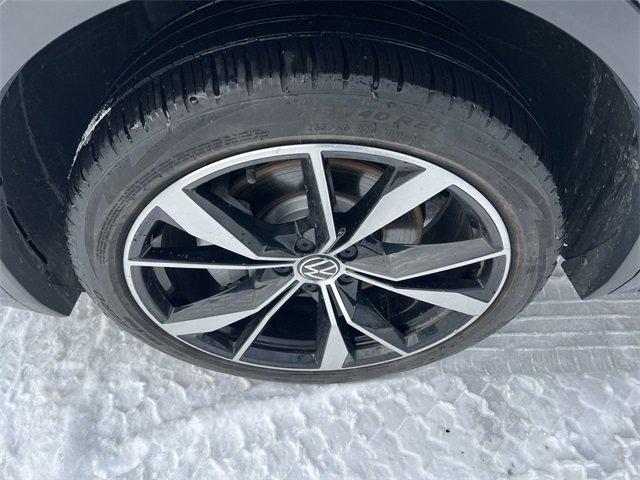 Used 2022 Volkswagen Tiguan SEL R-Line image 12