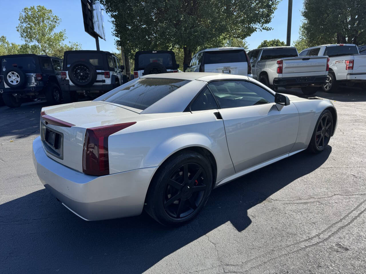 Used 2007 Cadillac XLR RWD image 5