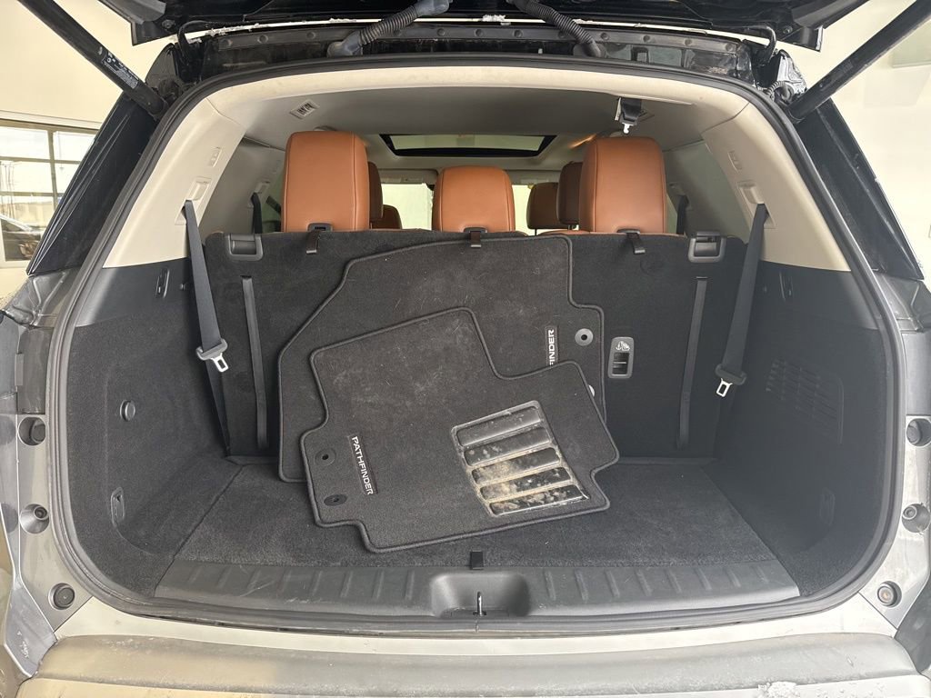 Used 2023 Nissan Pathfinder Platinum w/ Lighting Package (N93) image 17