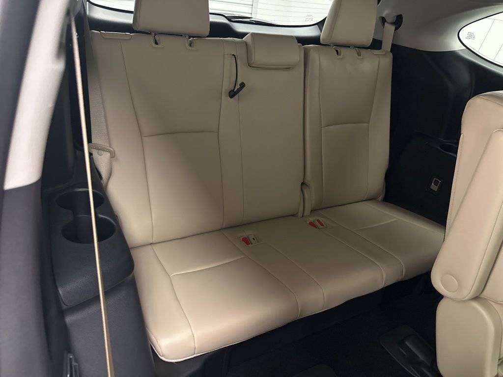 Used 2021 Toyota Highlander XLE image 12