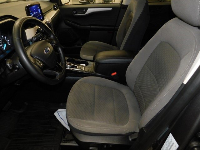 Used 2022 Ford Escape SE w/ SE Sport Appearance Package image 14