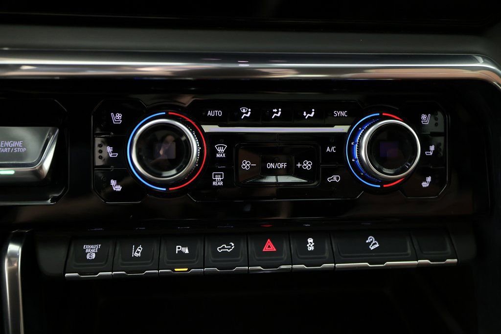 Used 2024 GMC Sierra 3500 Denali Ultimate image 33