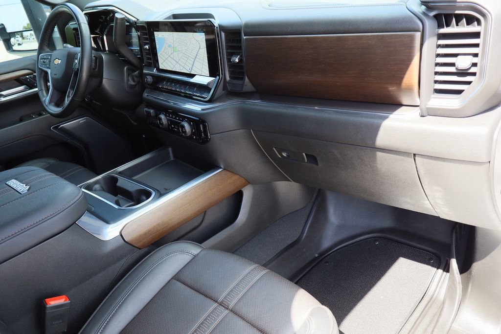 Certified 2024 Chevrolet Silverado 2500 High Country w/ Technology Package image 30