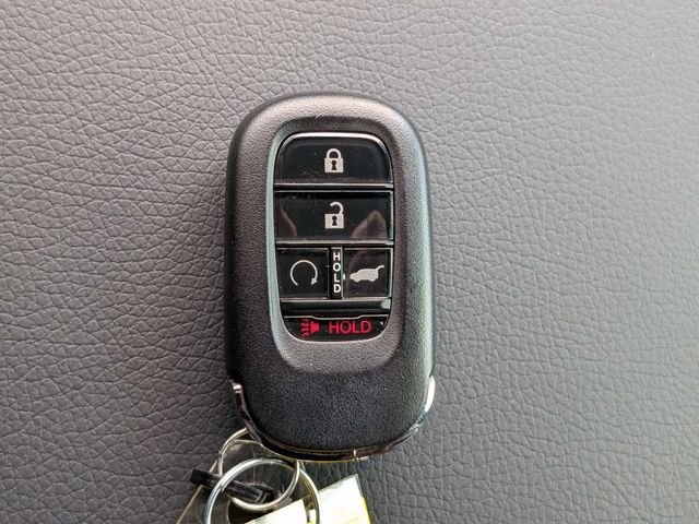 Used 2025 Honda Pilot Black Edition image 32