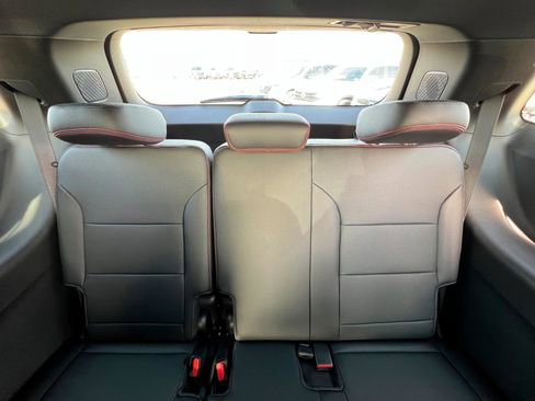 New 2026 Chevrolet Traverse Z71 image 12