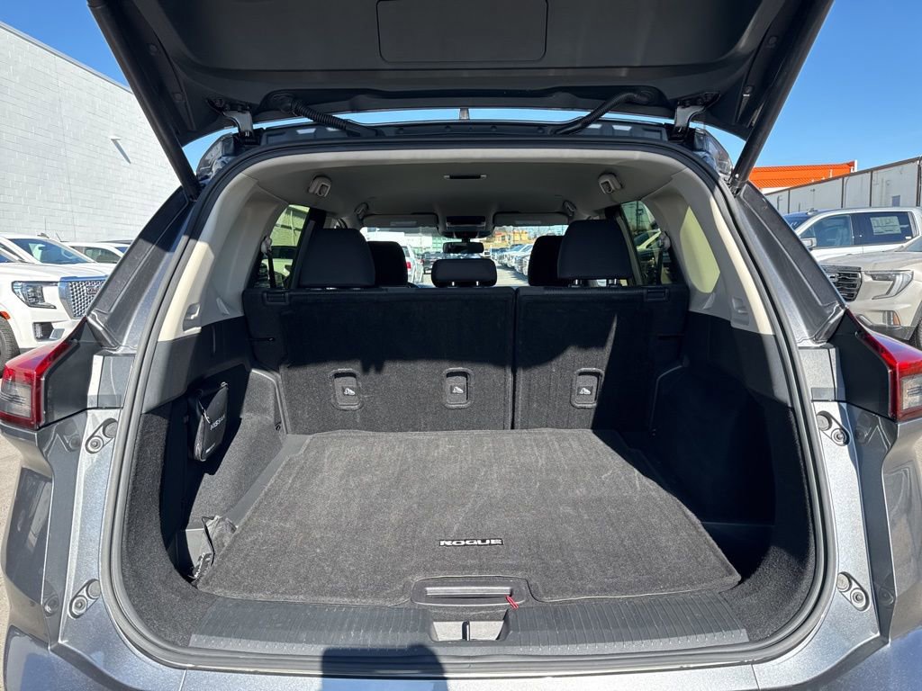 Used 2024 Nissan Rogue SV image 28