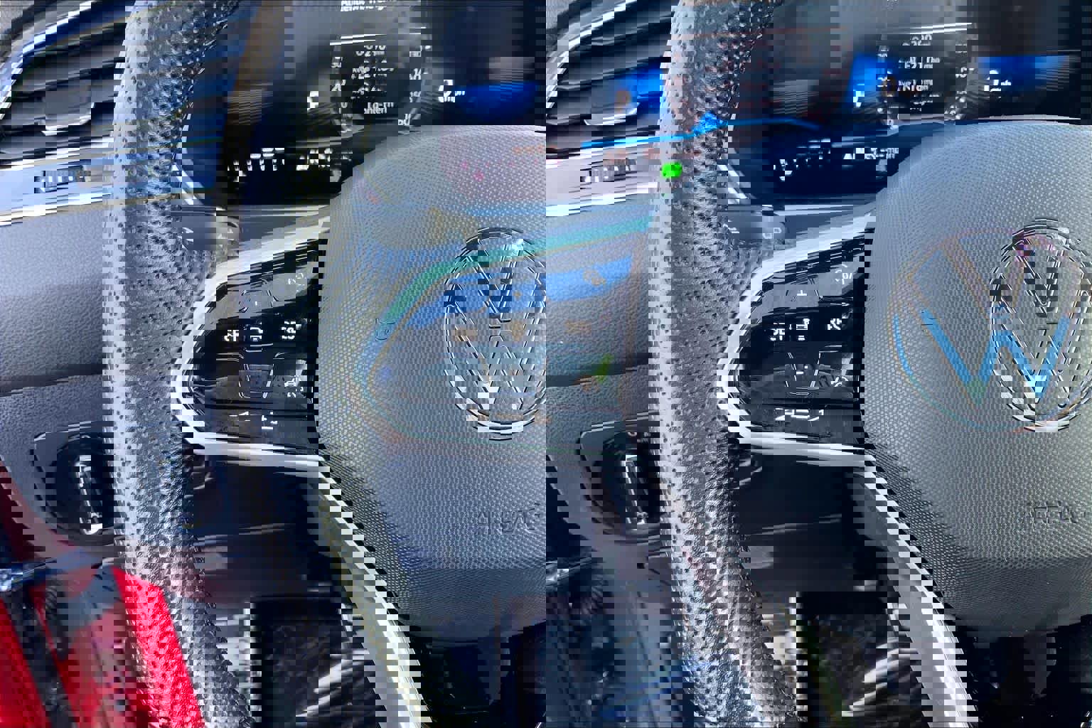 Used 2024 Volkswagen Tiguan SE R-Line image 22