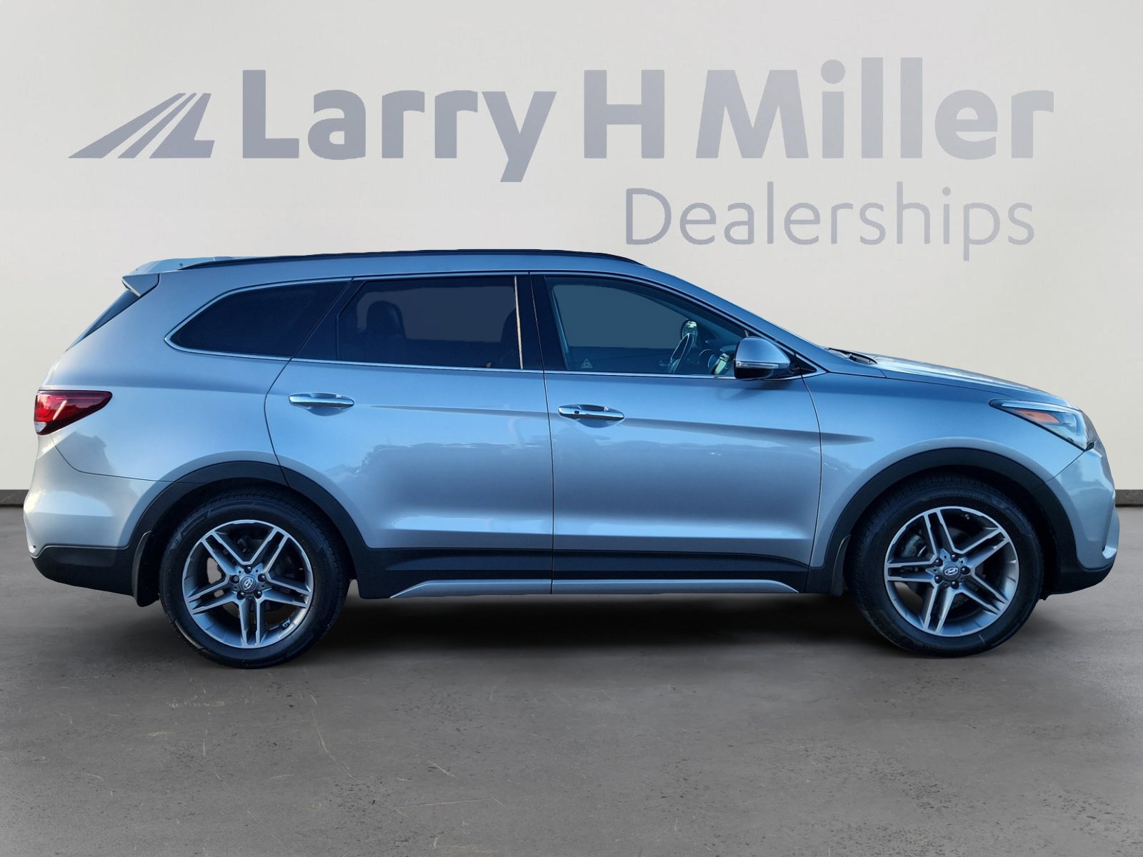 Used 2018 Hyundai Santa Fe Limited image 7