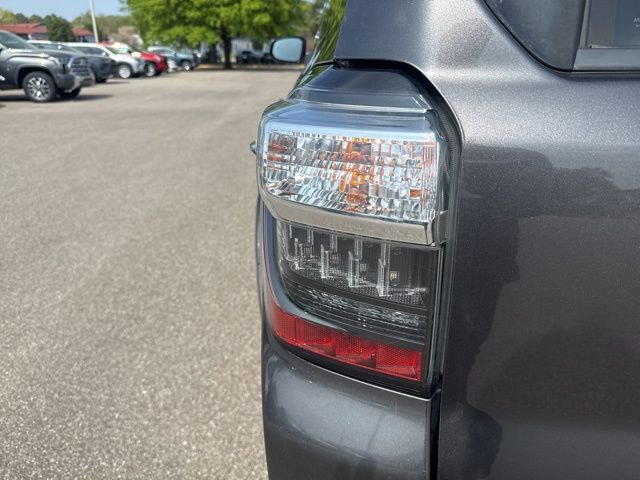 Used 2017 Toyota 4Runner SR5 image 10