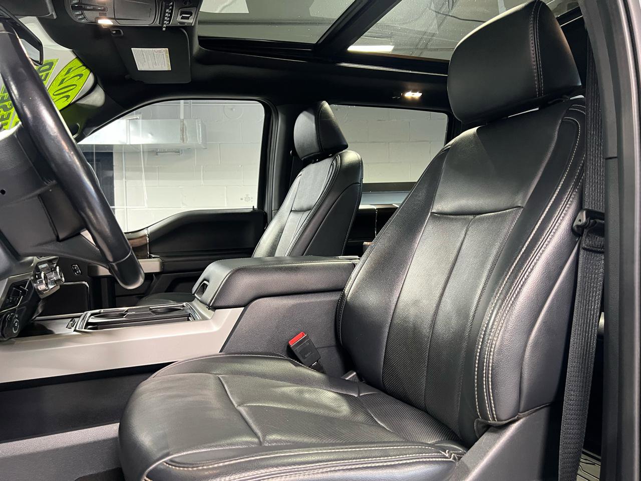 Used 2022 Ford F350 Lariat w/ Tremor Off-Road Package image 24