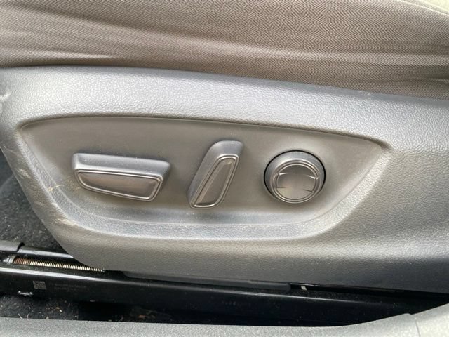 Used 2018 Toyota Camry LE FWD image 16