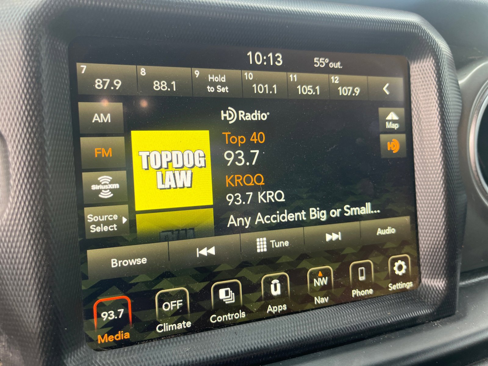 Certified 2023 Jeep Gladiator Overland w/ Trailer Tow Package image 11