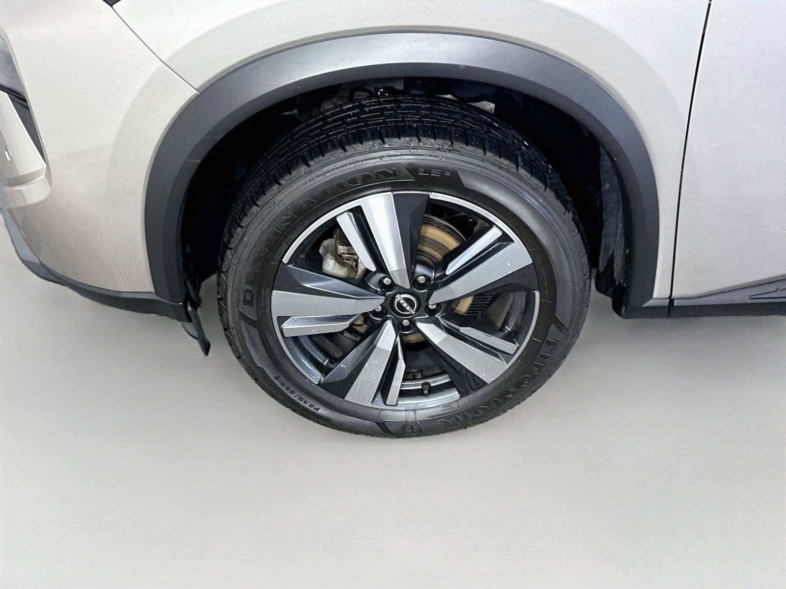 Used 2024 Nissan Rogue SL AWD/4WD image 24