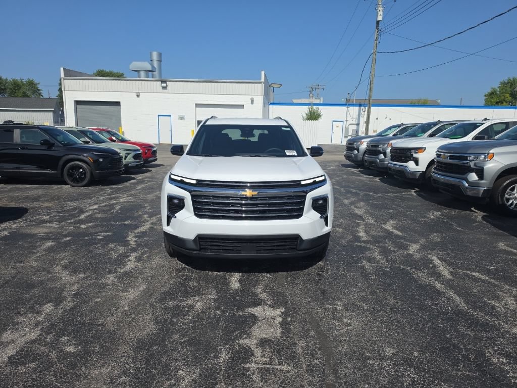 New 2026 Chevrolet Traverse LT w/ LPO, Floor Liner Package FWD image 2