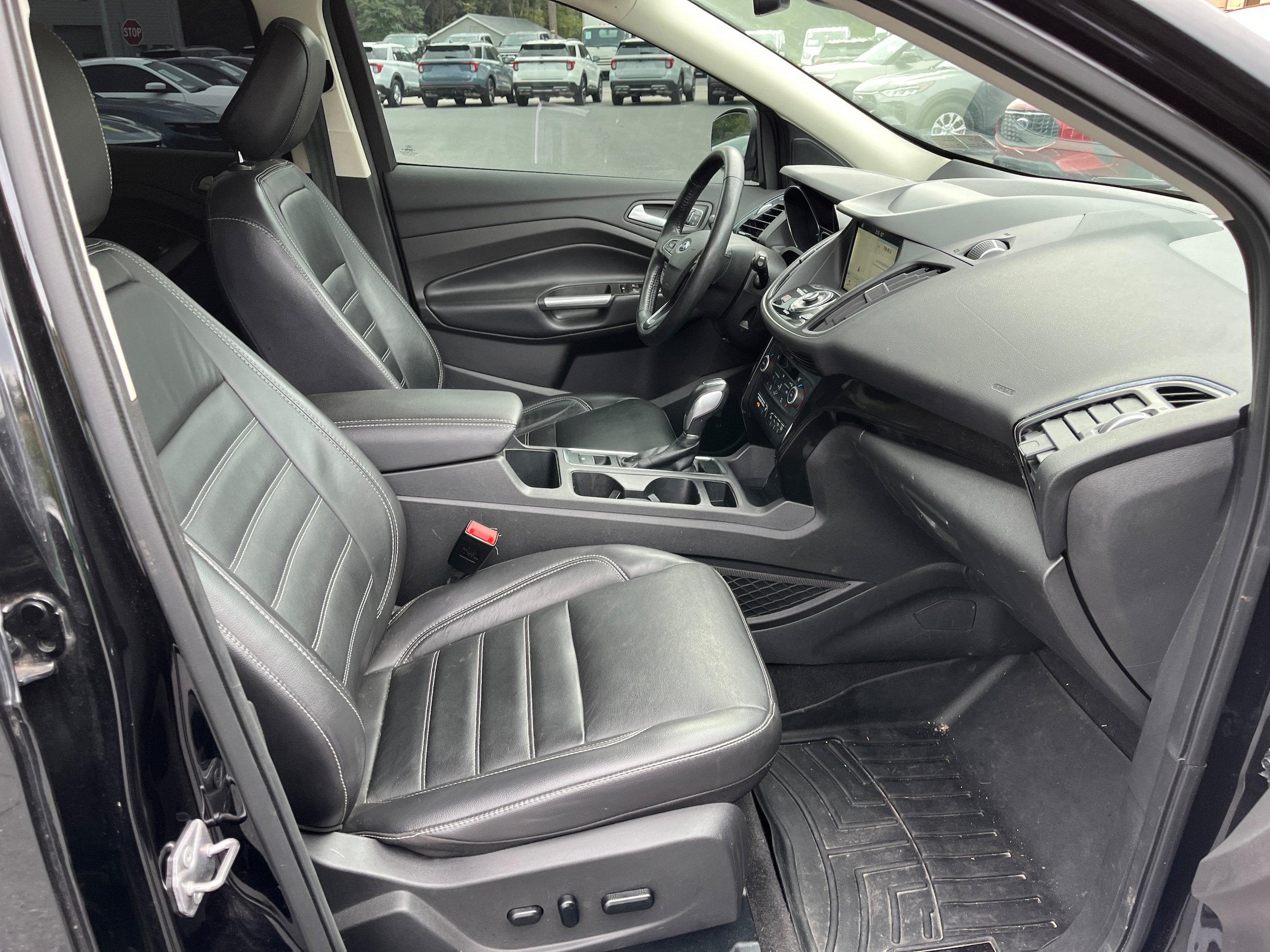 Certified 2019 Ford Escape Titanium AWD/4WD image 6