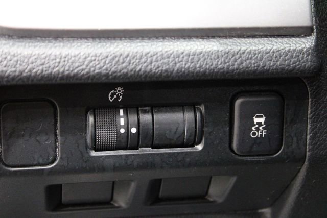 Used 2018 Subaru Forester 2.5i Premium w/ All-Weather Package AWD/4WD image 19