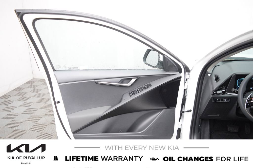 New 2026 Kia Niro LX FWD image 9