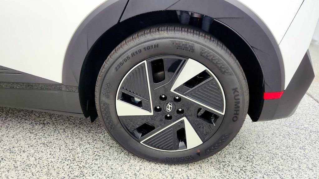 Used 2025 Hyundai Ioniq 5 SEL image 9