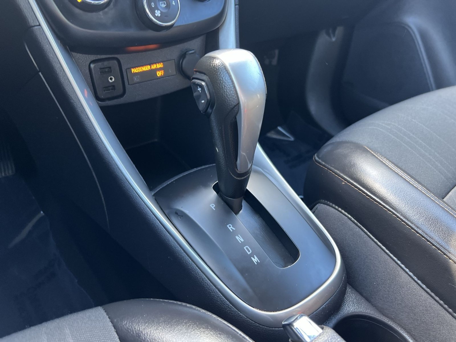 Used 2019 Chevrolet Trax LT w/ LT Convenience Package FWD image 21