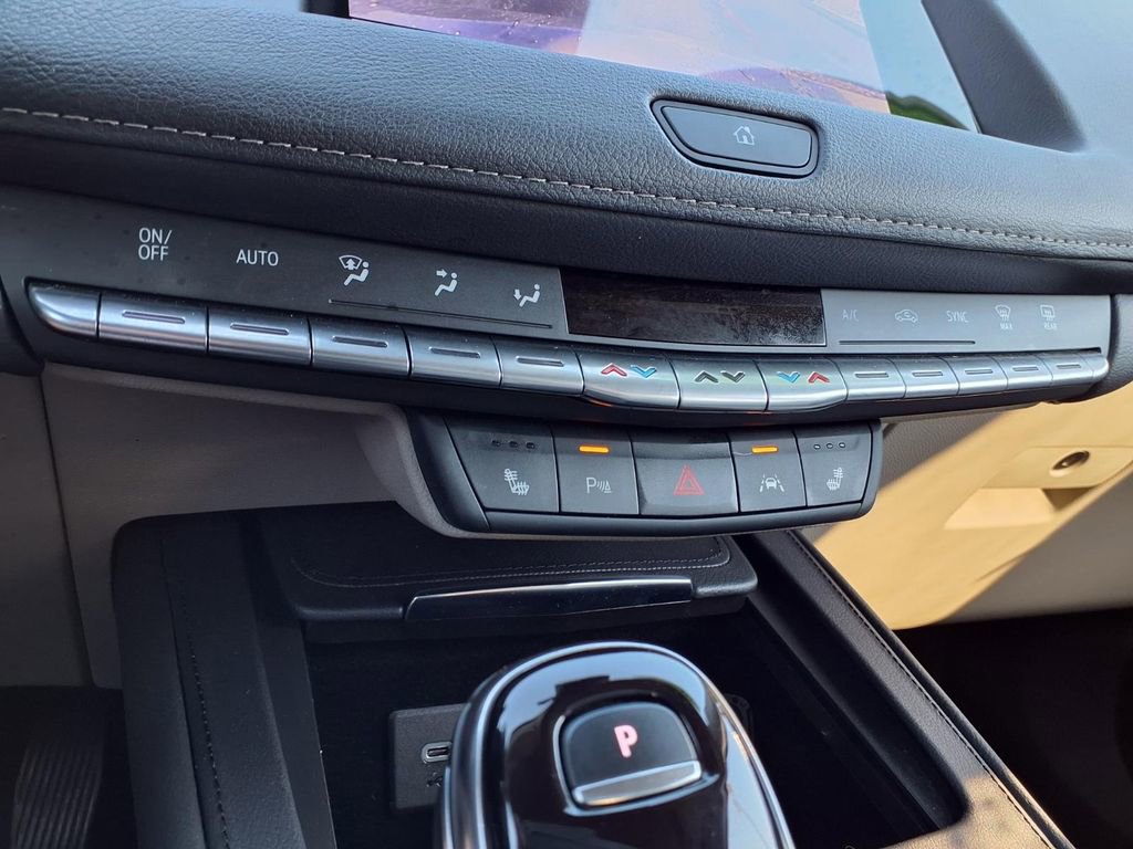 Used 2023 Cadillac XT4 Premium Luxury w/ Cold Weather Package AWD/4WD image 8