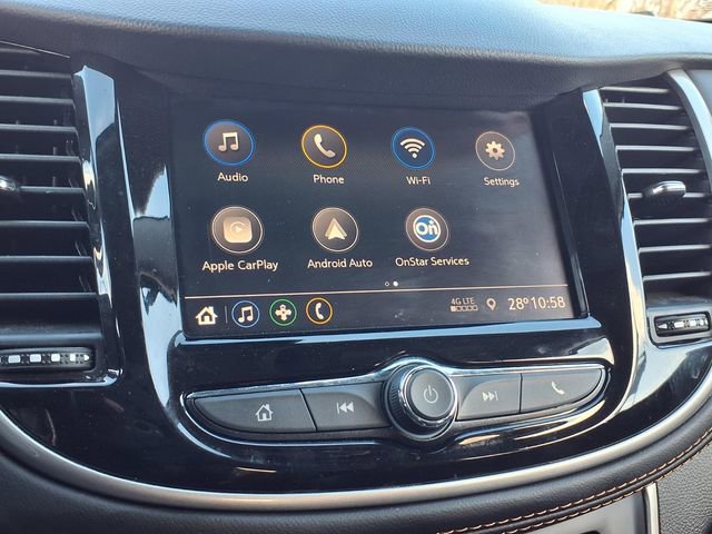 Used 2022 Chevrolet Trax LT w/ LT Convenience Package image 10