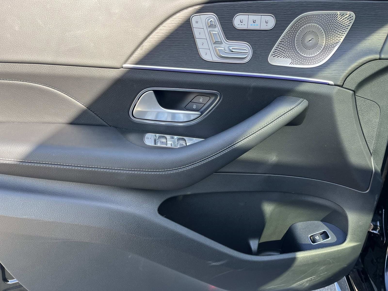 Used 2025 Mercedes-Benz GLE 350 4MATIC image 17