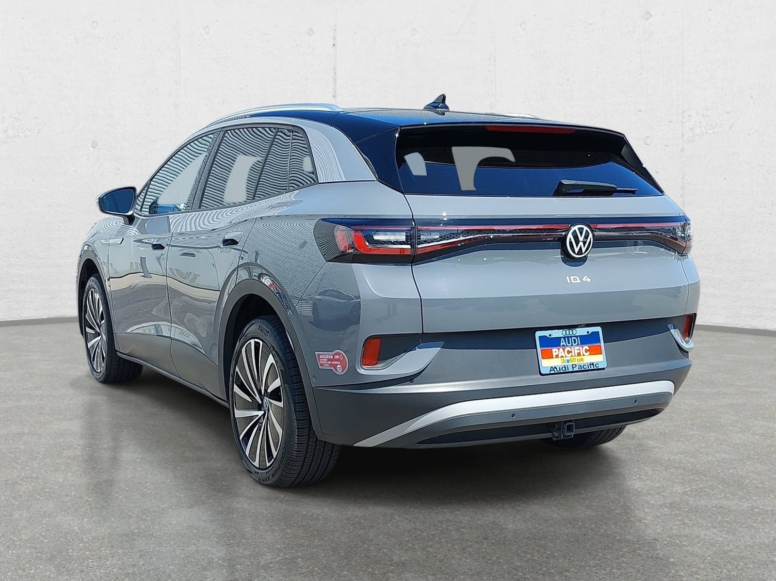 Used 2023 Volkswagen ID.4 Pro S Plus AWD/4WD image 7