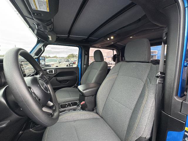 Used 2025 Jeep Wrangler Sport AWD/4WD image 10