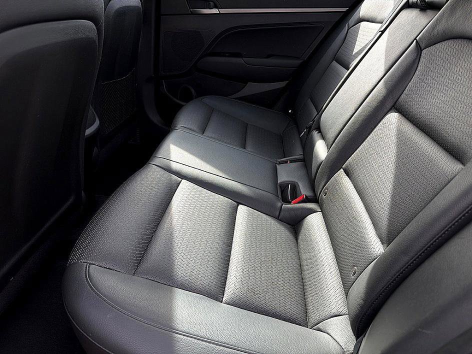 Used 2017 Hyundai Elantra Limited image 7