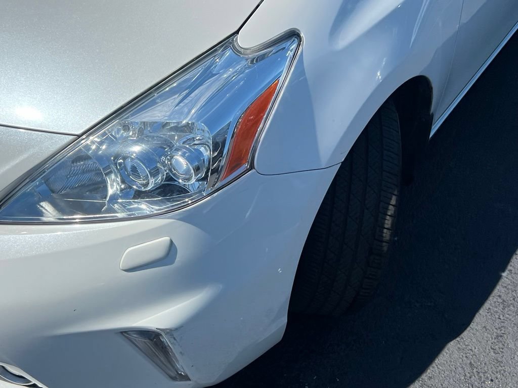 Used 2012 Toyota Prius V Five FWD image 3