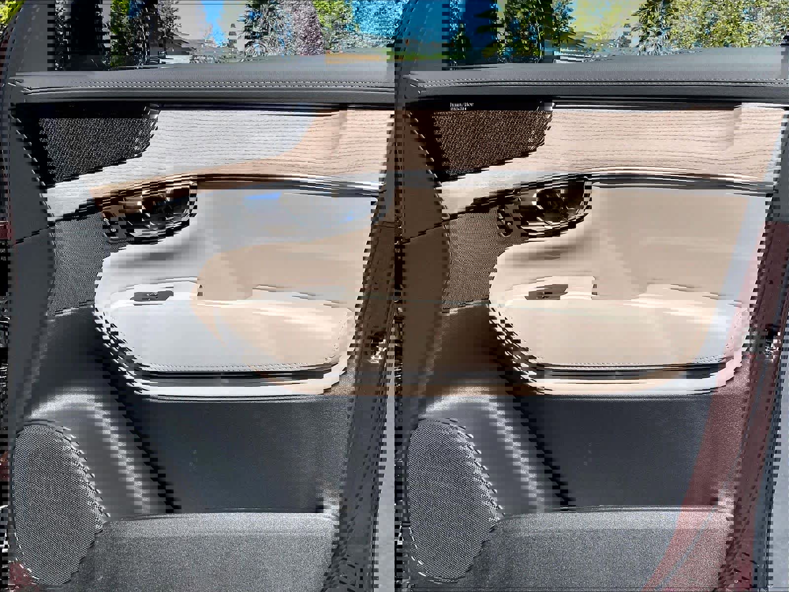 New 2026 Volvo XC90 T8 Plus w/ Protection Package Premier image 31