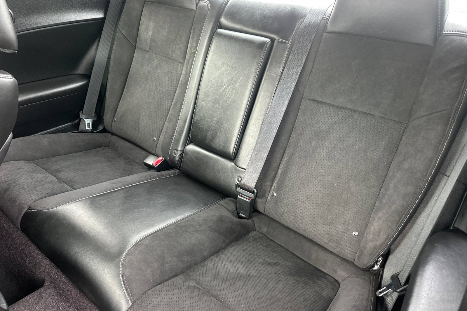 Used 2018 Dodge Challenger R/T Scat Pack RWD image 11