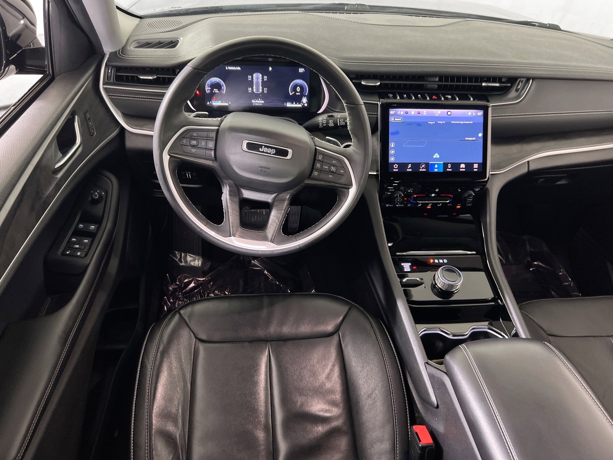 Used 2023 Jeep Grand Cherokee Limited w/ Black Appearance Package image 22