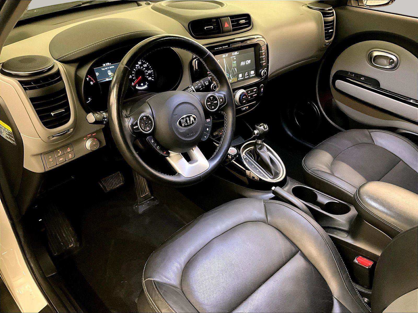 Used 2018 Kia Soul + w/ + Primo LIT Package FWD image 12